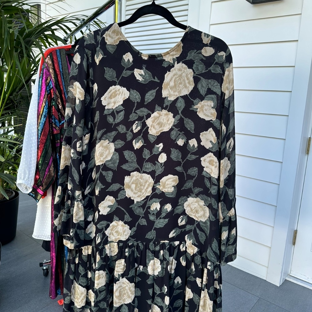 Gianni black Rose floral print dress